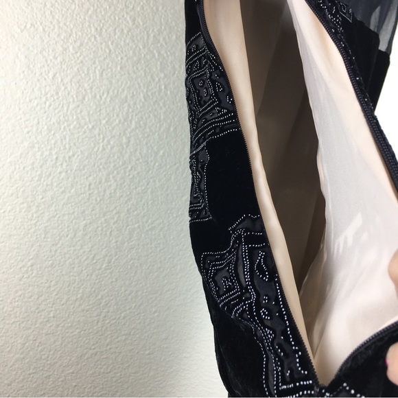 Suzanne Black Velvet Mesh Neck-Line Square Applique Detail Mini Dress Sz 8 - Picture 10 of 14